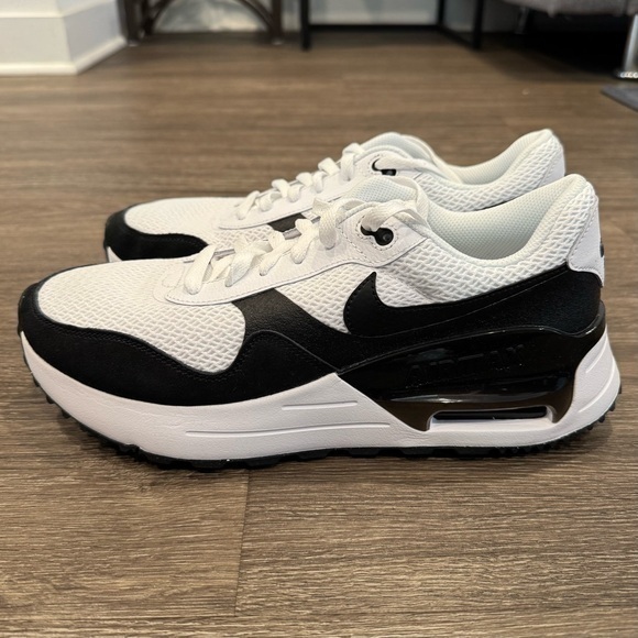 Nike Air Max System White/Black DM9537-103 sz 10.5